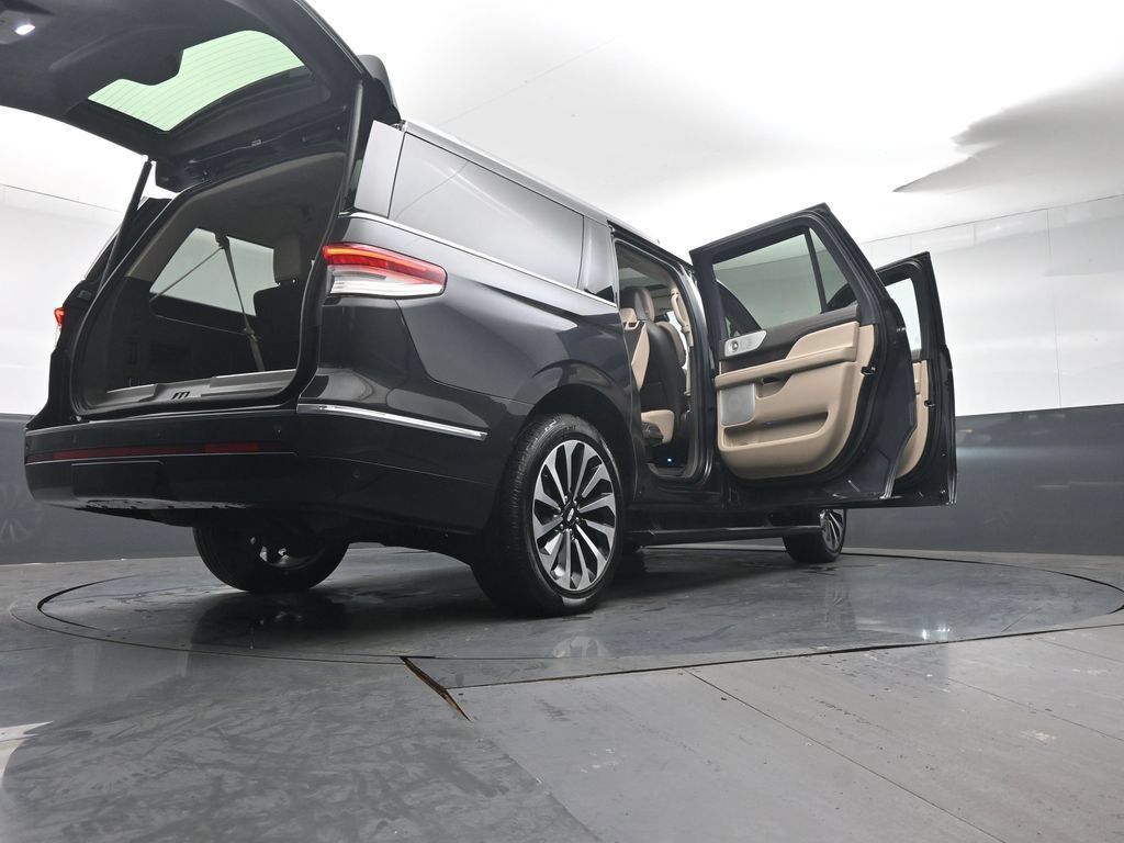 Used 2022 Lincoln Navigator L Reserve AWD/4WD image 50