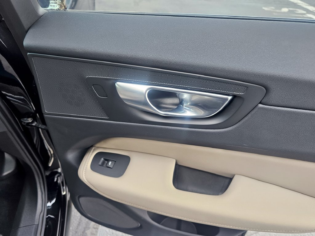 Certified 2026 Volvo XC60 T8 Plus w/ Protection Package Premier AWD/4WD image 33