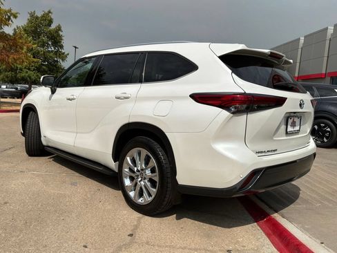 Used 2023 Toyota Highlander Limited AWD/4WD image 8