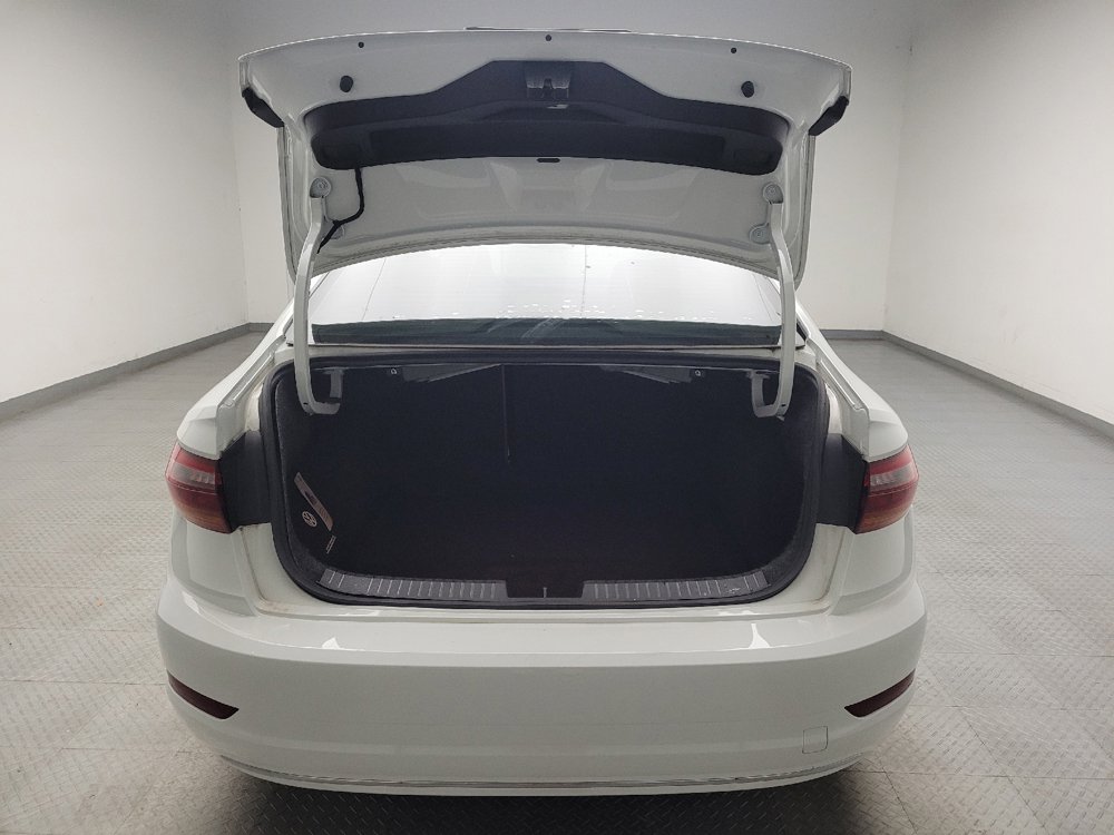 Used 2019 Volkswagen Jetta SE w/ Cold Weather Package FWD image 29