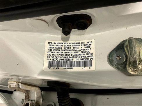 Used 2019 Honda Civic Touring image 18