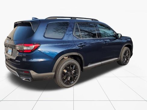 New 2025 Honda Pilot Touring image 8