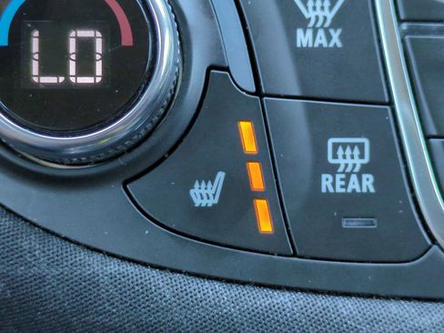 Used 2022 Chevrolet Malibu LT FWD image 22