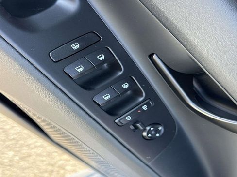 Used 2025 Hyundai Elantra Sport FWD image 17