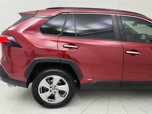 Used 2019 Toyota RAV4 Limited image 12