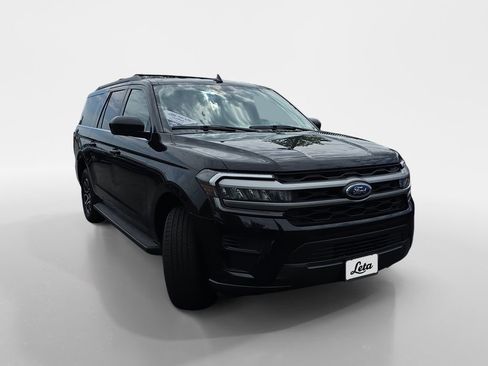 Used 2024 Ford Expedition Max XLT AWD/4WD image 2