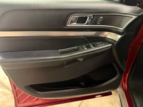 Used 2019 Ford Explorer XLT w/ Equipment Group 201A AWD/4WD image 19