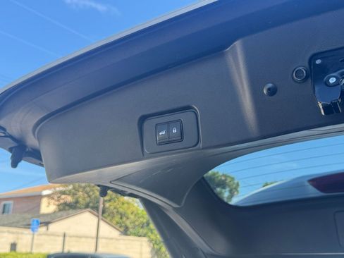 Used 2025 Nissan Rogue SV image 23