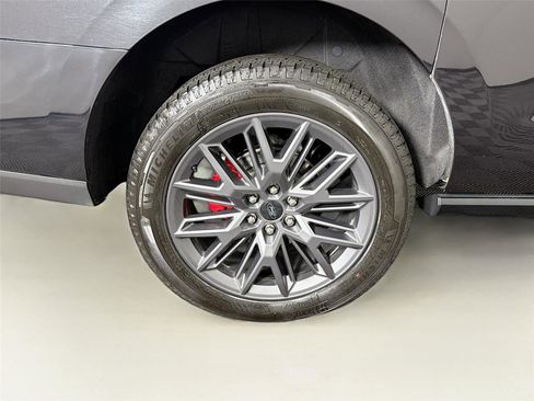 Used 2025 Ford Expedition Max Platinum w/ Stealth Performance Package AWD/4WD image 36