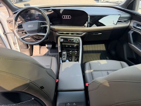 Used 2025 Audi Q5 Premium w/ Convenience Package AWD/4WD image 20