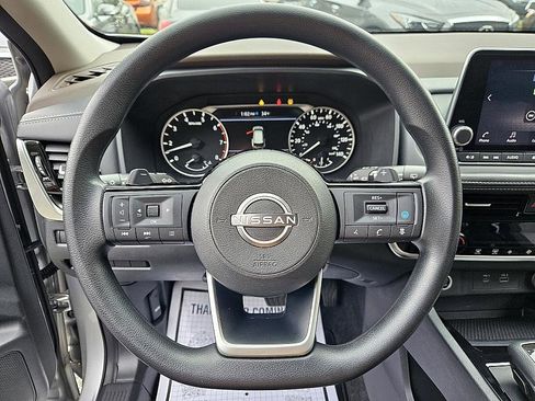 Used 2022 Nissan Rogue SV image 26