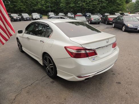 Used 2016 Honda Accord Touring image 6