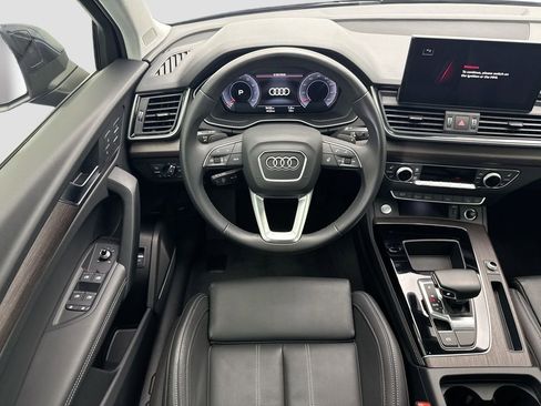 Used 2025 Audi Q5 2.0T Premium Plus w/ Premium Plus Package AWD/4WD image 10