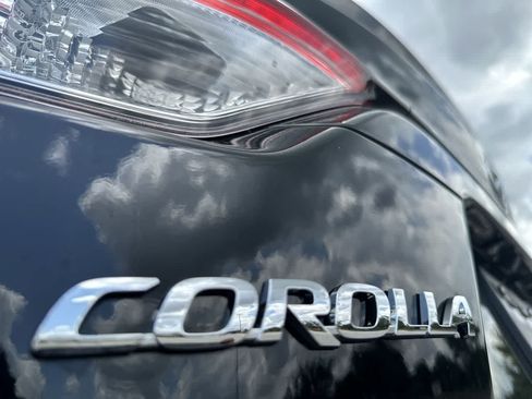 Used 2025 Toyota Corolla SE FWD image 12
