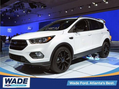 Used 2017 Ford Escape SE w/ Equipment Group 201A FWD image 1