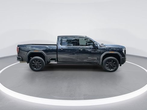 Used 2024 GMC Sierra 2500 AT4 w/ AT4 Premium Plus Package AWD/4WD image 9