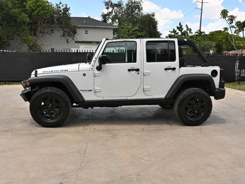 Used 2018 Jeep Wrangler Unlimited Rubicon w/ Cold Weather Group AWD/4WD image 6