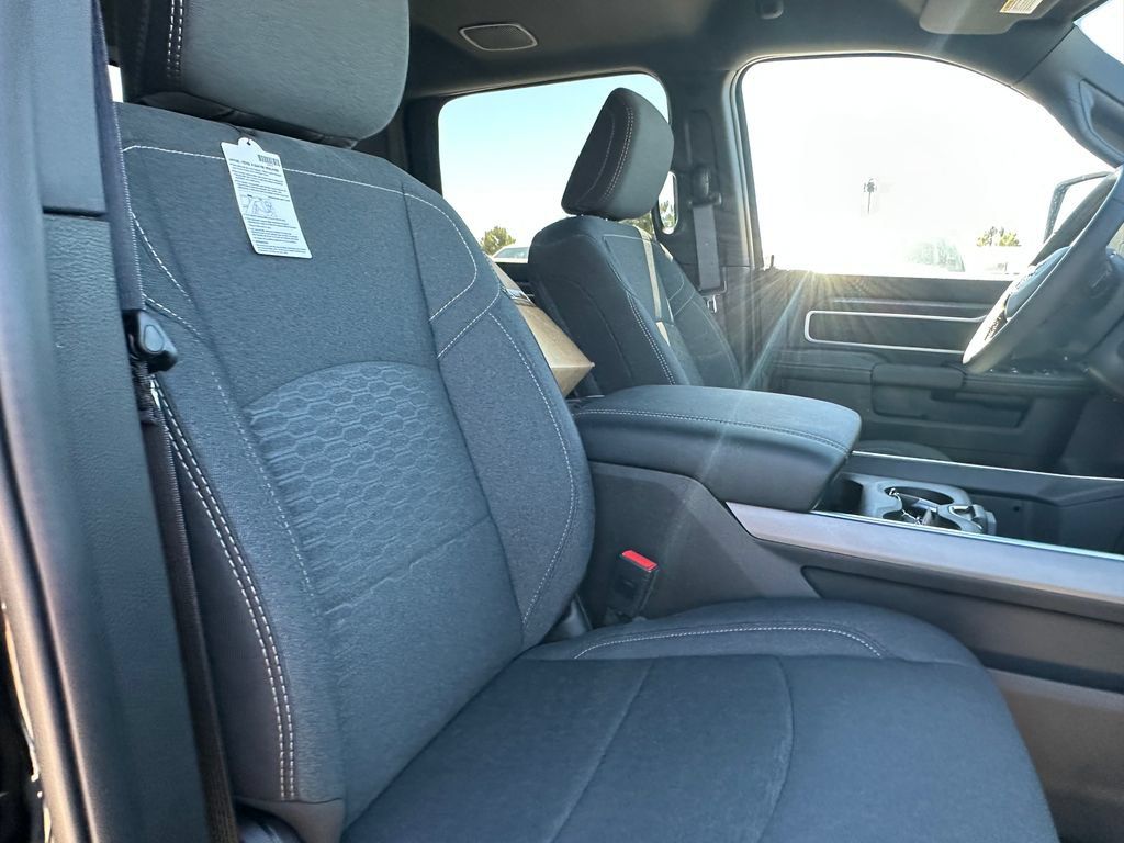 New 2026 RAM 2500 Big Horn AWD/4WD image 14