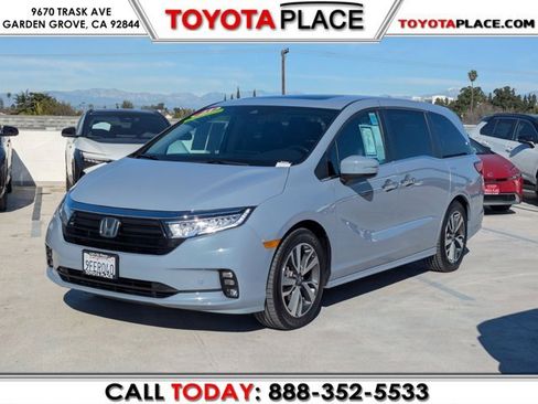 Used 2023 Honda Odyssey Touring image 1