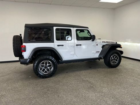 Used 2025 Jeep Wrangler Unlimited Rubicon w/ Convenience Group image 21