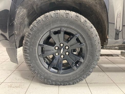 Used 2022 Chevrolet Colorado Z71 w/ Z71 Midnight Edition AWD/4WD image 25