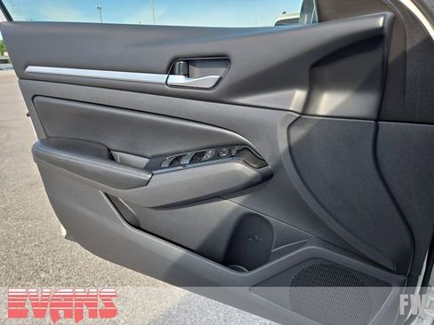 Used 2023 Nissan Altima 2.5 SV image 16