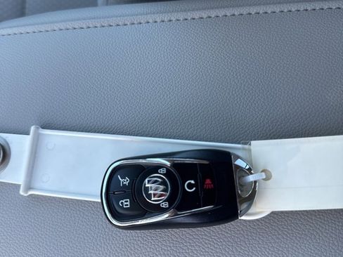 Used 2021 Buick Encore GX Essence image 27