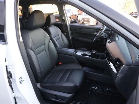 Certified 2024 Nissan Rogue SL w/ SL Premium Package image 26