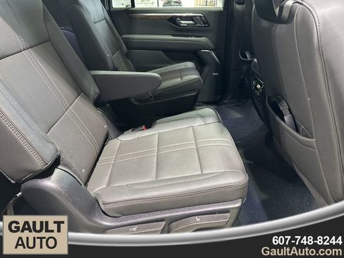 Used 2025 Chevrolet Suburban High Country image 20