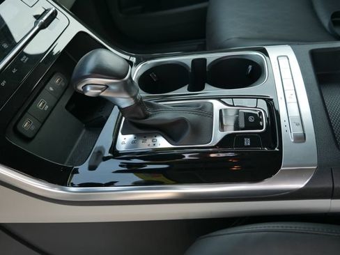 Used 2024 Kia Carnival EX FWD image 38