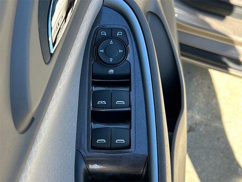Used 2025 Chevrolet Malibu LT image 12