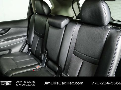 Used 2020 Nissan Rogue SL w/ Premium Package FWD image 18
