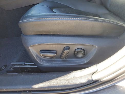 Used 2018 Toyota Camry XSE image 14