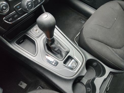 Used 2020 Jeep Cherokee Latitude image 26