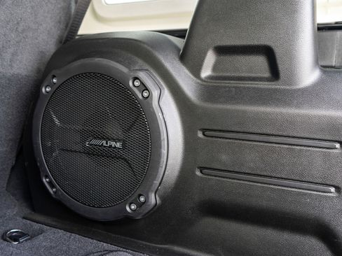 Used 2023 Jeep Wrangler Unlimited Sahara image 10