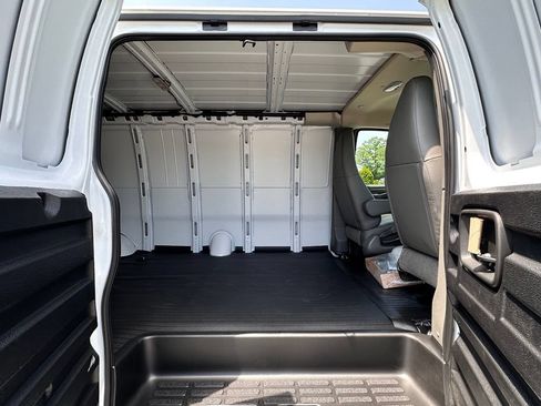 New 2026 GMC Savana 3500 Extended w/ Driver Convenience Package RWD image 23