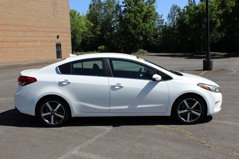 Used 2017 Kia Forte EX FWD image 5