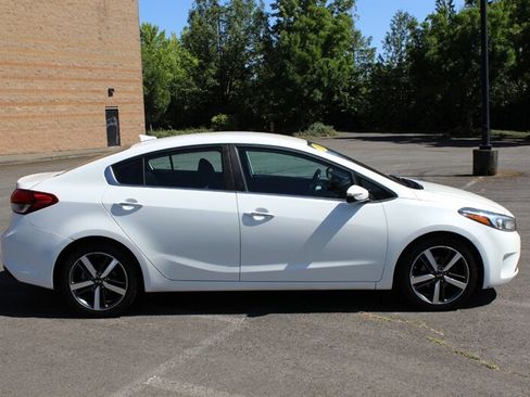 Used 2017 Kia Forte EX FWD image 5