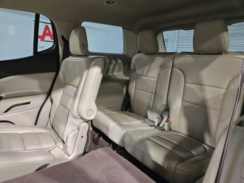 Used 2019 GMC Acadia Denali image 38