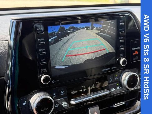Used 2021 Toyota Highlander XLE AWD/4WD image 24