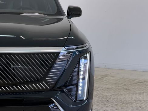 New 2026 Cadillac Vistiq Luxury w/ LPO, Floor Liner Package image 11