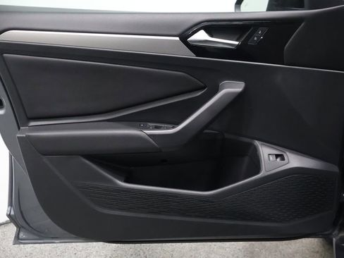 Used 2019 Volkswagen Jetta R-Line image 12