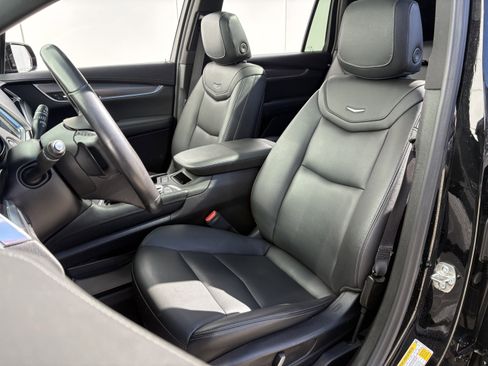 Certified 2024 Cadillac XT6 Luxury image 12