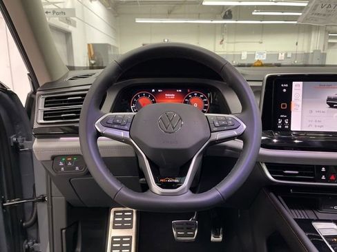 New 2026 Volkswagen Atlas Peak Edition image 17