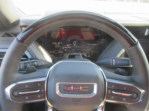 New 2026 GMC Yukon Elevation image 18