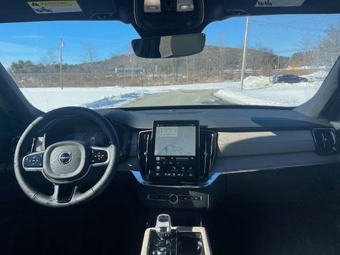 New 2026 Volvo XC90 B6 Plus w/ Protection Package Premier AWD/4WD image 11