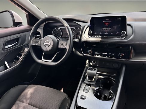 Used 2022 Nissan Rogue SV FWD image 7