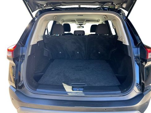 Used 2023 Nissan Rogue S AWD/4WD image 18