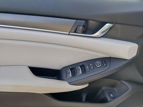 Used 2018 Honda Accord LX image 27