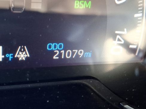 Used 2023 Toyota RAV4 XLE Premium image 23